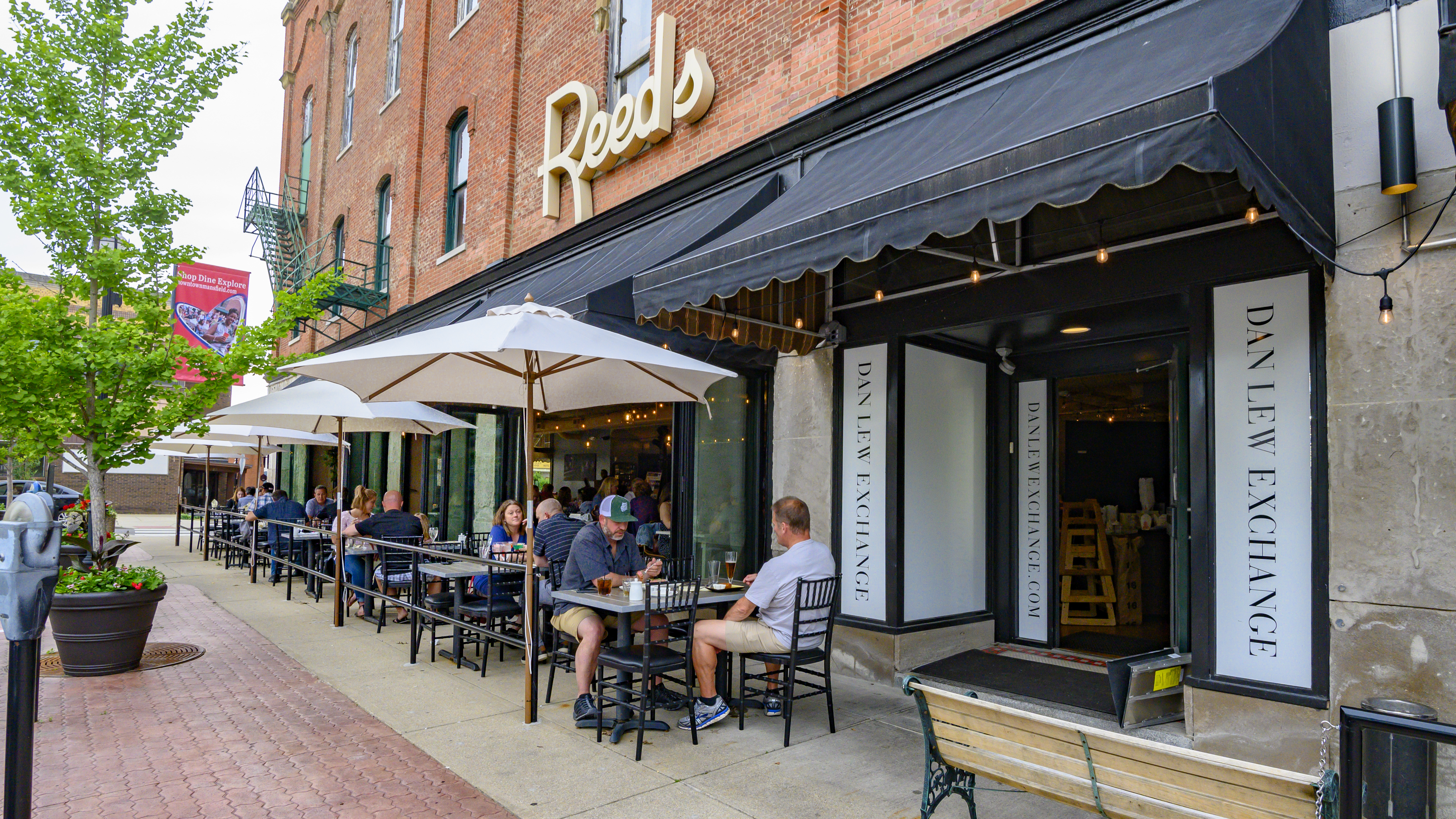 11 Places to Eat & Drink Outside This Summer! Destination Mansfield