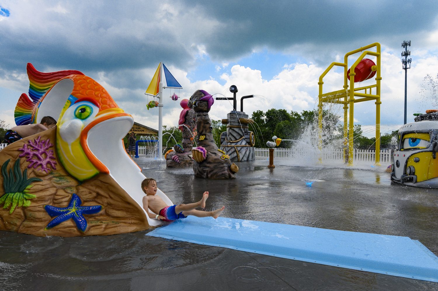 floating splash pad