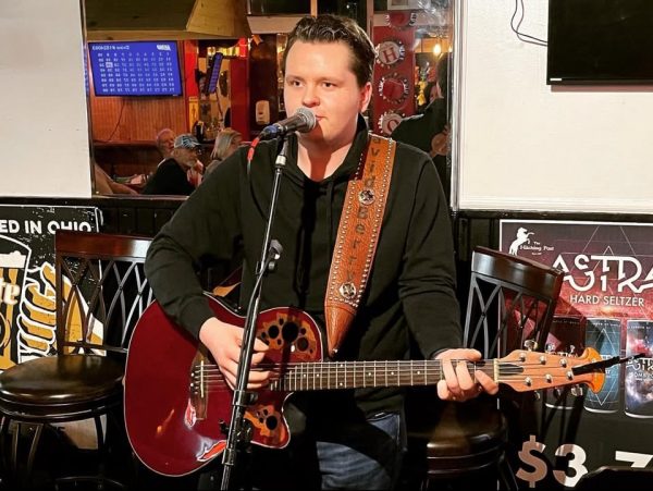 David Berry Live Music at Hickory Vines Winery