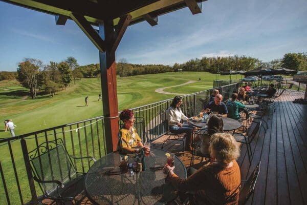 Black Dog Tavern at Deer Ridge Golf Club